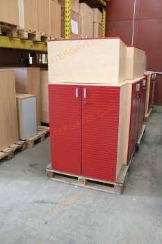 Polcos szekrény (piros ajtó/bükk tető rész-3 aktasoros)