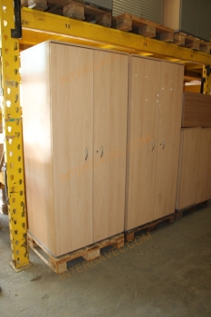 Akasztós szekrény (bükk-magas)