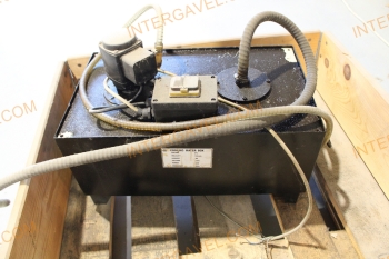 Hűtőfolyadék szivattyú és tartály