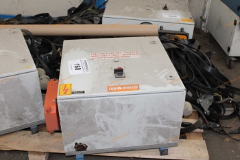 Bontott villamos szekrény