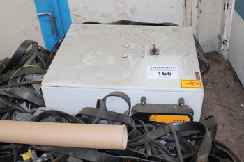 Bontott villamos szekrény