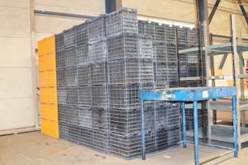 Műanyag láda - 600x400-500