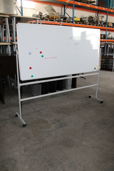 Whiteboard (gurulós)