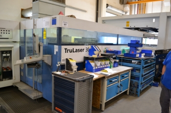 Lézervágó és kompresszor aukciója