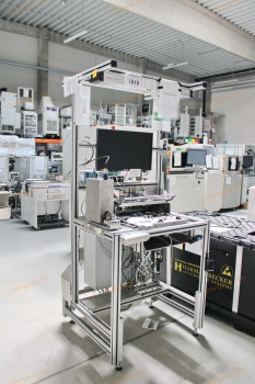 Bontott szerelő munkahely