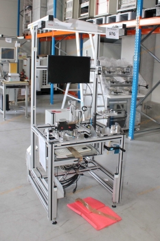 Bontott szerelő munkahely