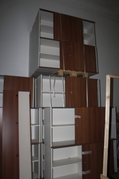 Polcos szekrény (tolóajtós-barna)