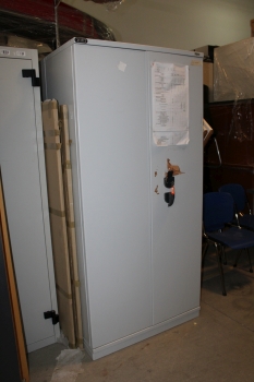 Fém szekrény (RIMAT)