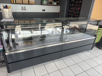 Kisbolti eszközök, berendezések aukciója