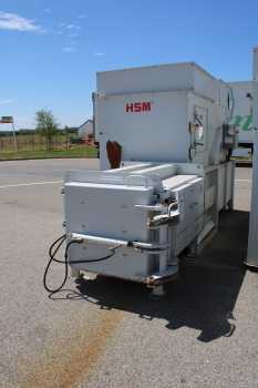 Bálázó, csigás prés, raklapemelő, takarítógép, polcos állvány aukciója