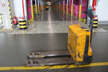 Elektromos raklapemelő