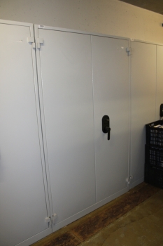 Banki irodabútorok aukciója