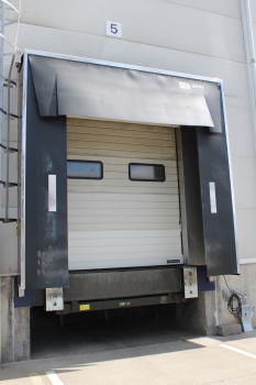 Szekcionált kapu és kaputömítés