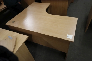 Íróasztal (L-alakú)