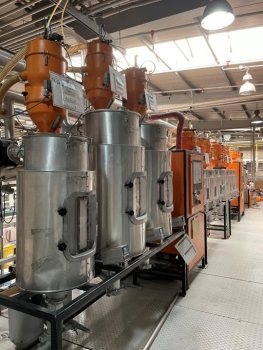 Szárító tartályok és hőmérséklet-szabályozó egység aukciója