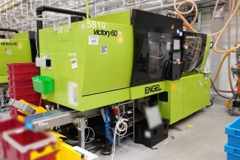 Fröccsöntő gép - Engel, Victory 330/60 Tech