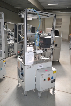 Bontott szerelő munkahely