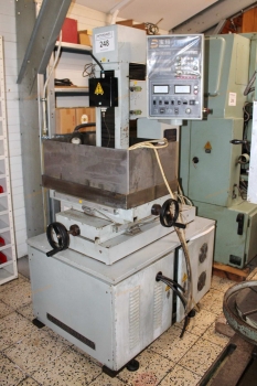 Startszikraforgácsoló gép 