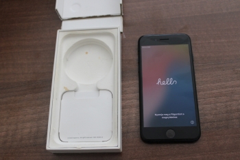 Iphone SE(2022) 128 GB 