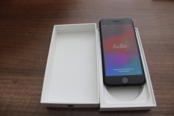 Iphone SE(2022) 128 GB 