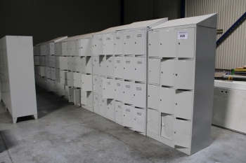 Öltözőszekrény és értékmegőrző szekrények