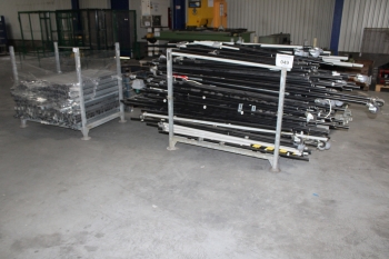 Vegyes görgősorok, csövek ( szerelőállomás elemei)